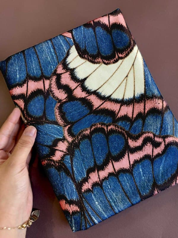 نقش پرواز سورمه ای مخمل شینل