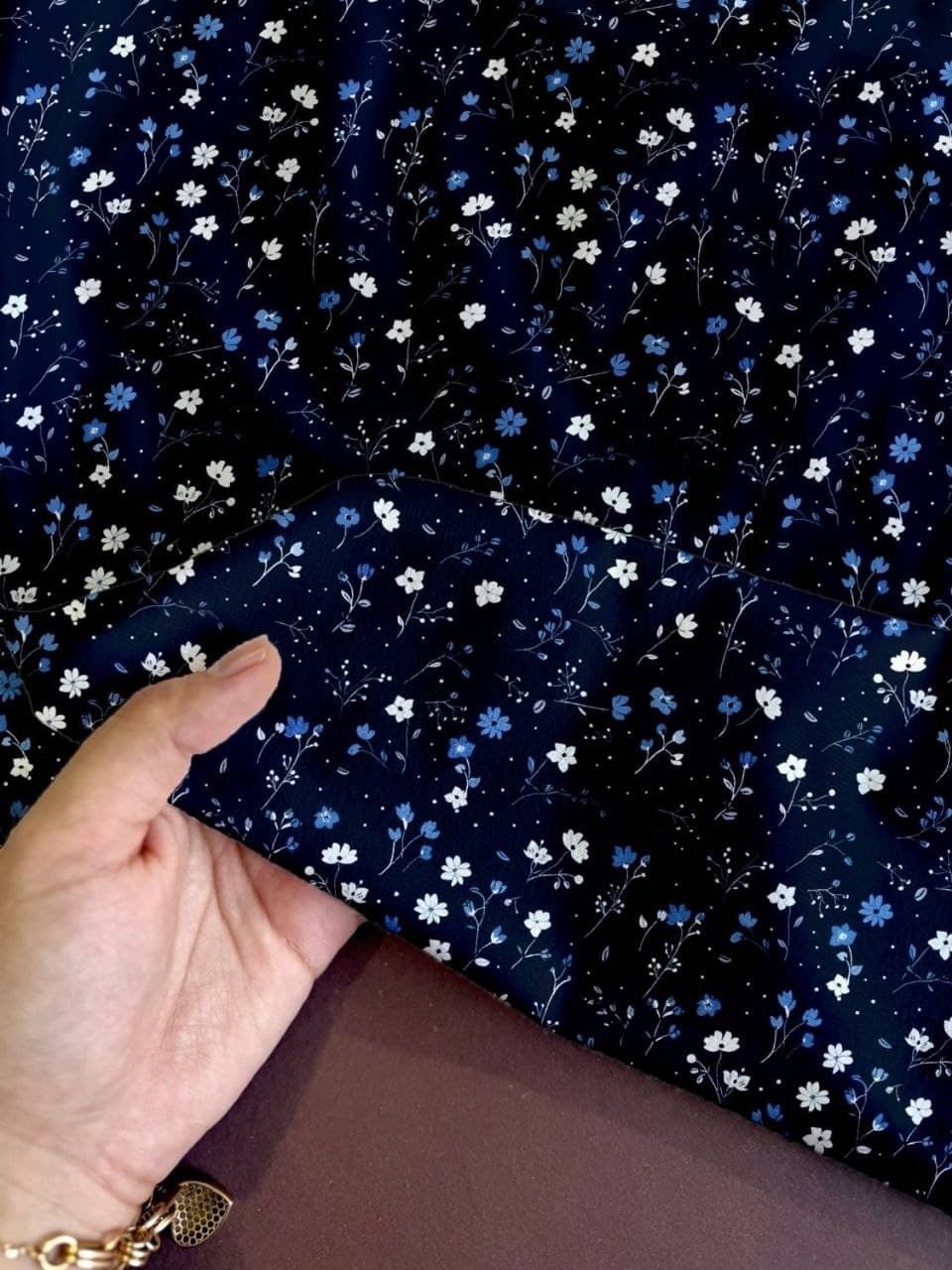 باغ گل مخملی سورمه ای مخمل شینل